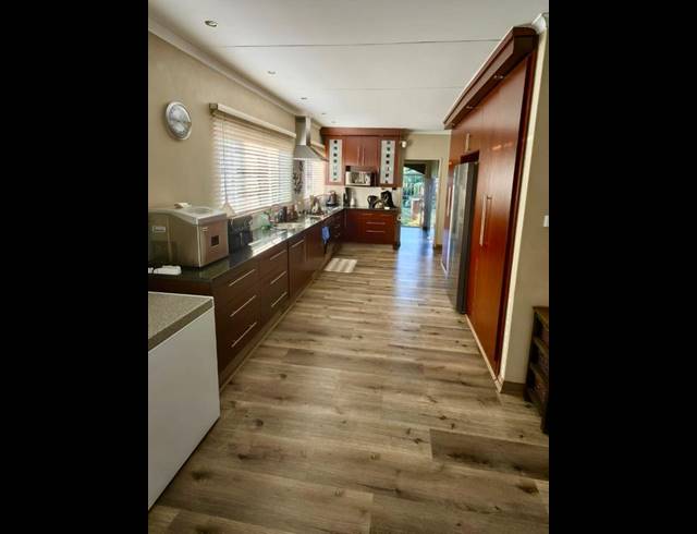 3 BEDROOM HOUSE FOR SALE IN VANDERBIJLPARK SE 2